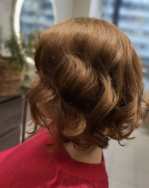 Tulos, hiusvärjäys kasviväreillä.