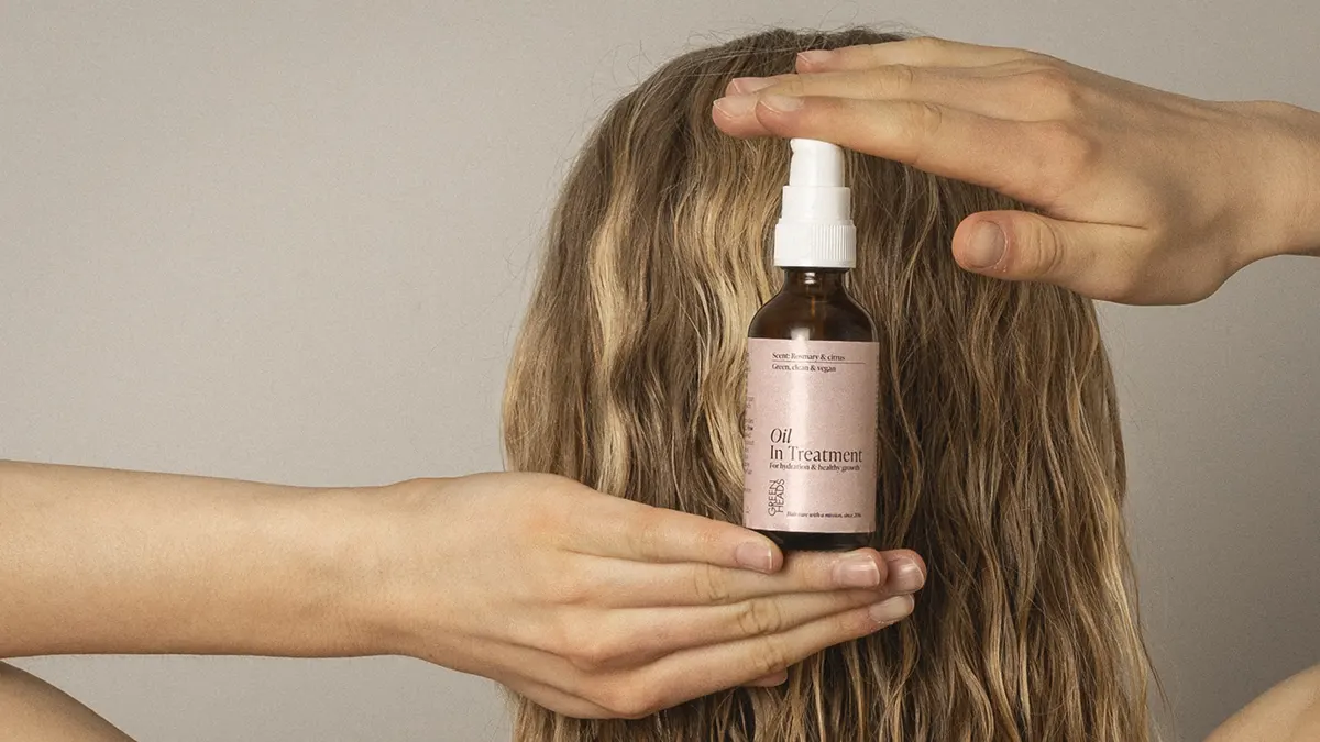 Öljyhoito pullo hiuksille ja hiuspohjalle.